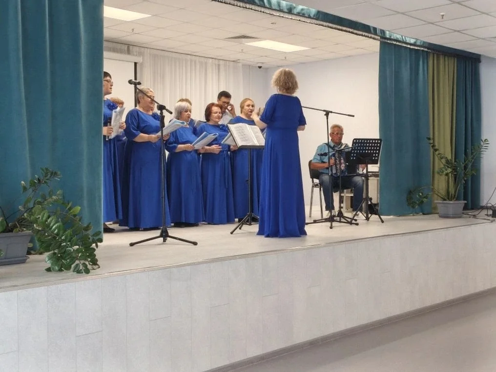 Серебряный дождь подарков и музыки